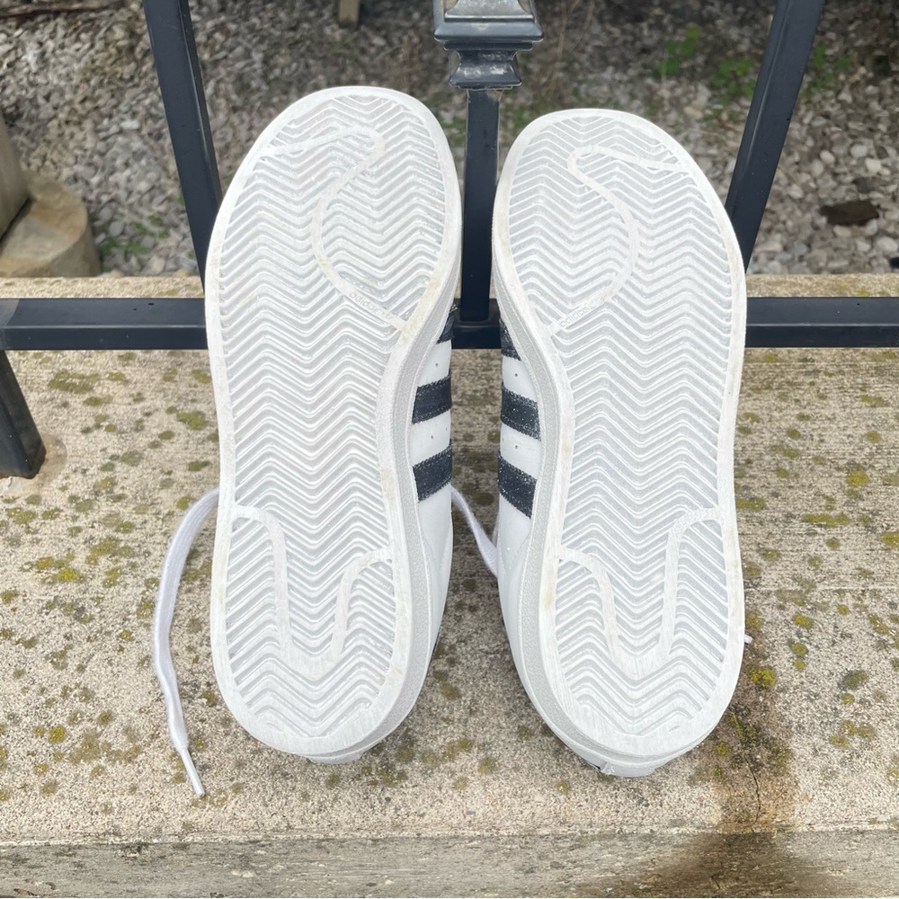 Adidas Superstar Sneakers Black and White Size US 6.5 Women’s EUR 37.5 CM 23.5 - Picture 6 of 6